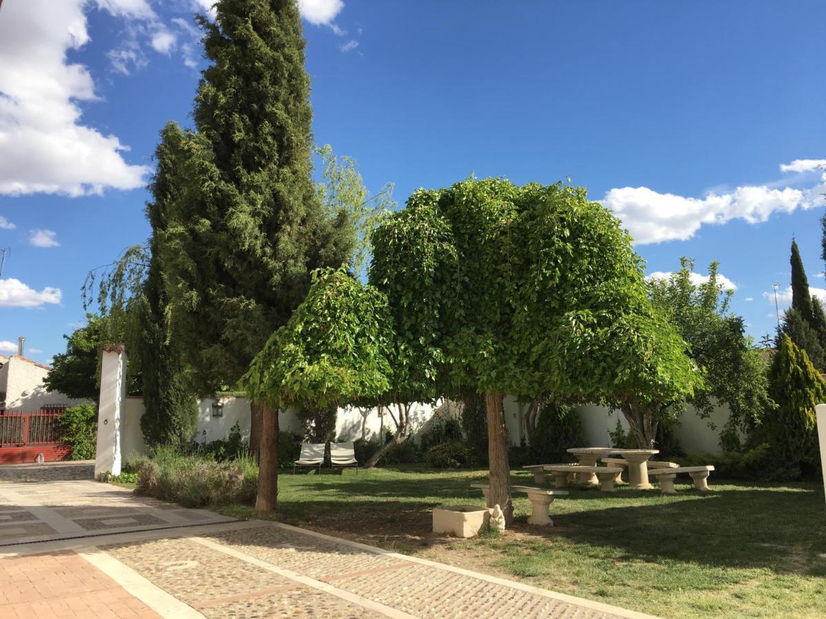 Hearts & Ponies Apartamentos Con Piscinas Privadas Cerca De La Warner Chinchón Esterno foto